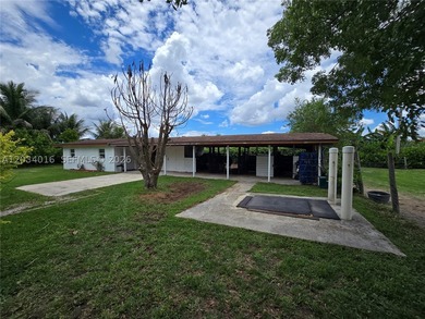 Welcome to this beautifully updated farmhouse estate a rare 1 - photo 6