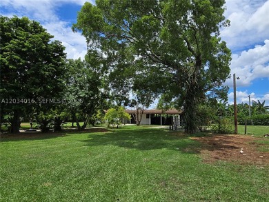 Welcome to this beautifully updated farmhouse estate a rare 1 - photo 7