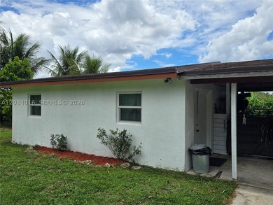 Welcome to this beautifully updated farmhouse estate a rare 1 - photo 8