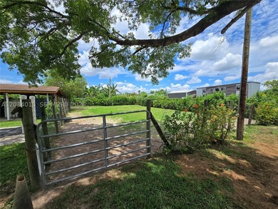Welcome to this beautifully updated farmhouse estate a rare 1 - photo 10