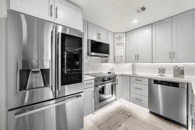 Live the ultimate downtown West Palm Beach lifestyle in this - photo 7