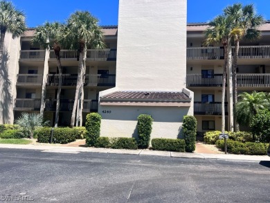 (private lake, pond, creek) Condo Sale Pending in Fort Myers Florida