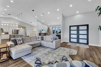 Boater's Paradise! Welcome to this DIRECT GULF ACCESS pool home - photo 11