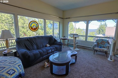 BAY VIEW - 3904 Sq Ft home on a 100 X 112 lot with a circular - photo 14