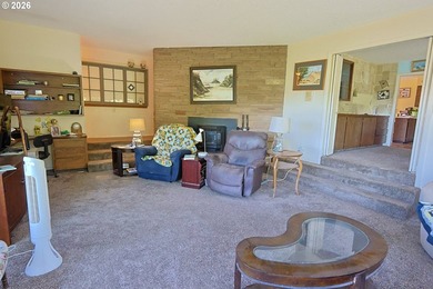 BAY VIEW - 3904 Sq Ft home on a 100 X 112 lot with a circular - photo 16