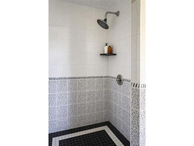 Open-Concept Pool Home with private 4th Bedroom suite No HOA! - photo 17