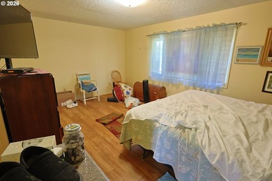 BAY VIEW - 3904 Sq Ft home on a 100 X 112 lot with a circular - photo 17