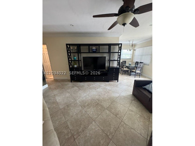 Great location in the Golden Isle subdivision with a security - photo 2