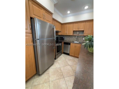 Great location in the Golden Isle subdivision with a security - photo 3