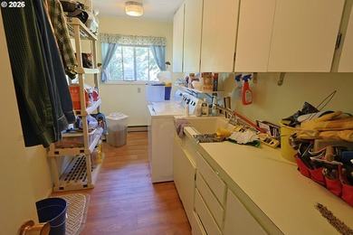 BAY VIEW - 3904 Sq Ft home on a 100 X 112 lot with a circular - photo 23