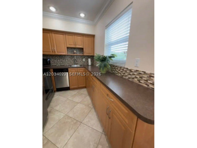 Great location in the Golden Isle subdivision with a security - photo 4