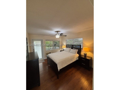 Great location in the Golden Isle subdivision with a security - photo 8