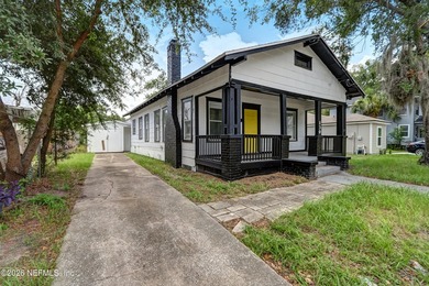 Charming and full of character, this adorable bungalow is ready - photo 28