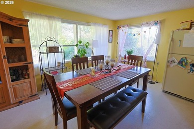BAY VIEW - 3904 Sq Ft home on a 100 X 112 lot with a circular - photo 30