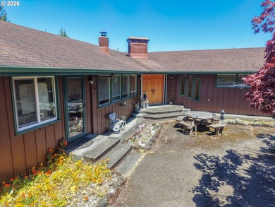 BAY VIEW - 3904 Sq Ft home on a 100 X 112 lot with a circular - photo 36