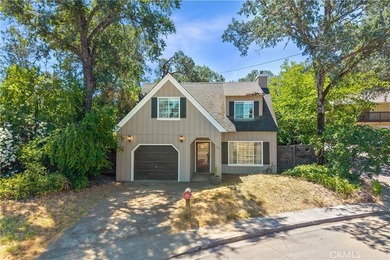 CHARMING two-story home featuring 3 bedrooms and 2 bathrooms in - photo 4