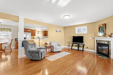 Welcome to 10 Pacific Drive, set on a quiet cul-de-sac and - photo 13