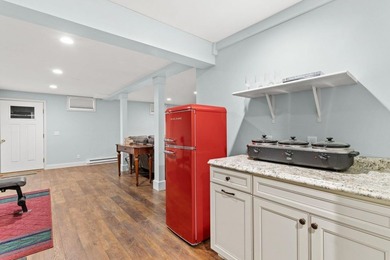 Welcome to 10 Pacific Drive, set on a quiet cul-de-sac and - photo 20