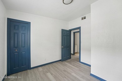 Completely remodeled and move in ready, this 4 bedroom, 2 - photo 25