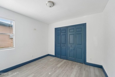 Completely remodeled and move in ready, this 4 bedroom, 2 - photo 26