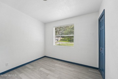 Completely remodeled and move in ready, this 4 bedroom, 2 - photo 29