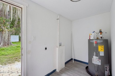 Completely remodeled and move in ready, this 4 bedroom, 2 - photo 31