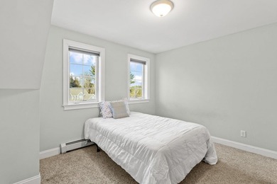 Welcome to 10 Pacific Drive, set on a quiet cul-de-sac and - photo 32