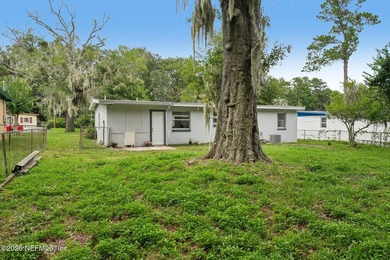 Completely remodeled and move in ready, this 4 bedroom, 2 - photo 33