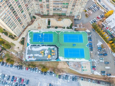 Beautiful high-floor 1-bedroom, 1-bath condo. This bright and - photo 35