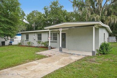 Completely remodeled and move in ready, this 4 bedroom, 2 - photo 38
