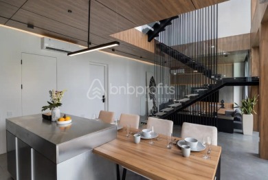 Luxurious 2 BR Villa, Walking Distance to Batu Bolong Beach - photo 3