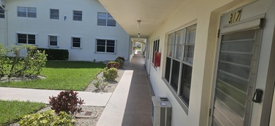Centrally located first floor unit with Panoramic garden views - photo 4