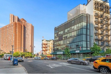 East River Commercial For Sale in New York (Manhattan) New York
