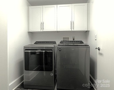 Located in the heart of downtown Asheville, 21 Battery Park