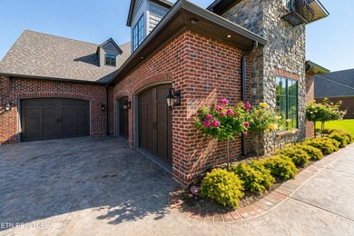 Perfect for the Discerning Buyer. This Exquisite Custom-Built - photo 3