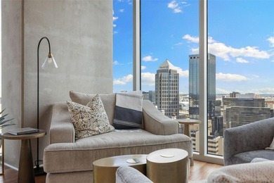 Welcome to a life of elevated urban luxury at SkyPoint, where - photo 27