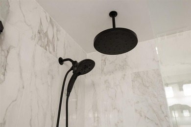 Welcome to a life of elevated urban luxury at SkyPoint, where - photo 34