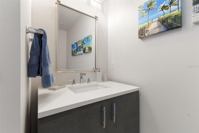 Welcome to a life of elevated urban luxury at SkyPoint, where - photo 36