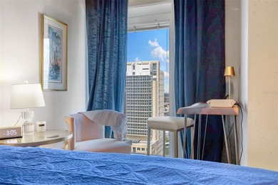 Welcome to a life of elevated urban luxury at SkyPoint, where - photo 46
