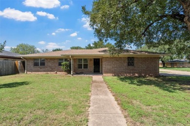 (private lake, pond, creek) Home For Sale in Lacy Lakeview Texas
