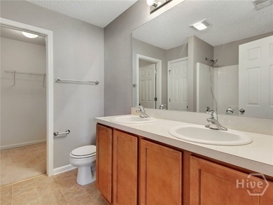 Welcome home to this charming 3 bedroom, 2.5 bath townhome - photo 16