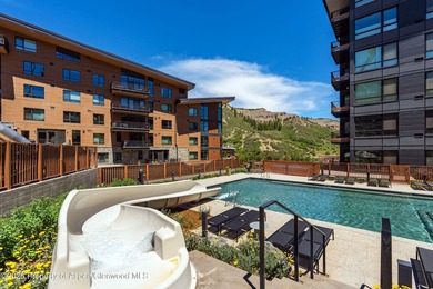 Electric Pass Lodge Residence 503, a pristine 2-bed/2-bath condo - photo 19