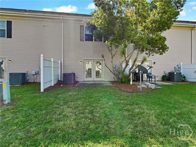 Welcome home to this charming 3 bedroom, 2.5 bath townhome - photo 24