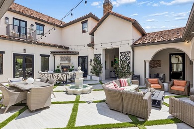 Welcome Home to this rare jewel in the heart of Westlake! Set on - photo 4
