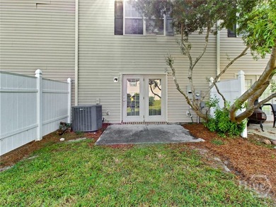 Welcome home to this charming 3 bedroom, 2.5 bath townhome - photo 25