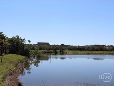 Welcome home to this charming 3 bedroom, 2.5 bath townhome - photo 29