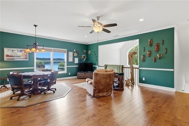 Tucked into the scenic mountains of Lake Arrowhead, this - photo 40