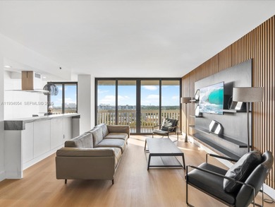 Little Maule Lake Condo For Sale in Aventura Florida