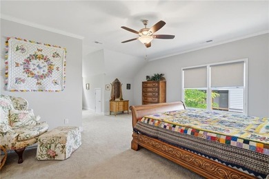 Tucked into the scenic mountains of Lake Arrowhead, this - photo 42