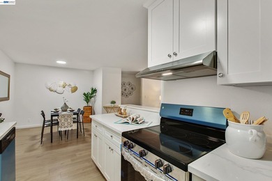 Welcome to this beautifully renovated 1-bedroom, 1-bath - photo 6